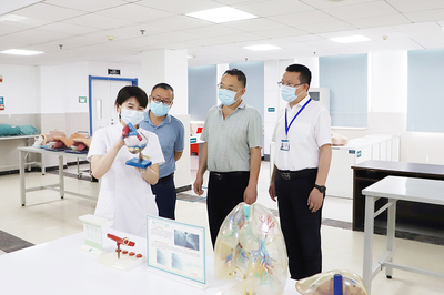 市爱卫办领导莅临天门一医督导科普教育基地运行情况