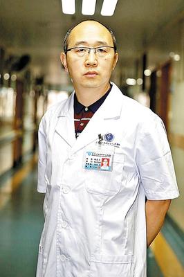 腰背疼痛竟是胸椎肿瘤在作祟 警惕颈胸腰椎病的警示信号
